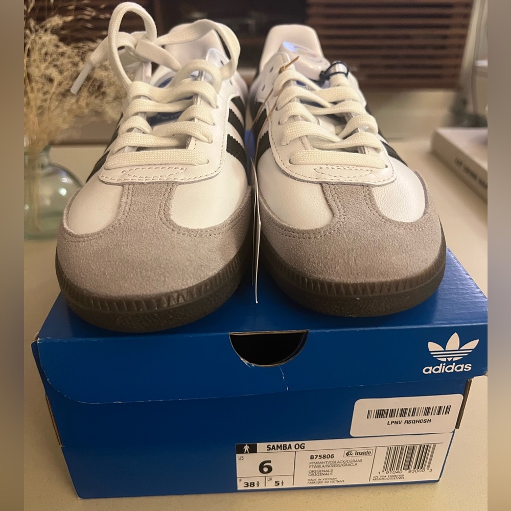 Brand new adidas Samba vegan white black gum in size 5 1/2 men